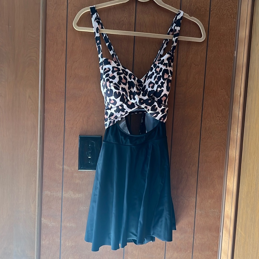 B2prity women’s one piece swim dress leopard print. Size medium